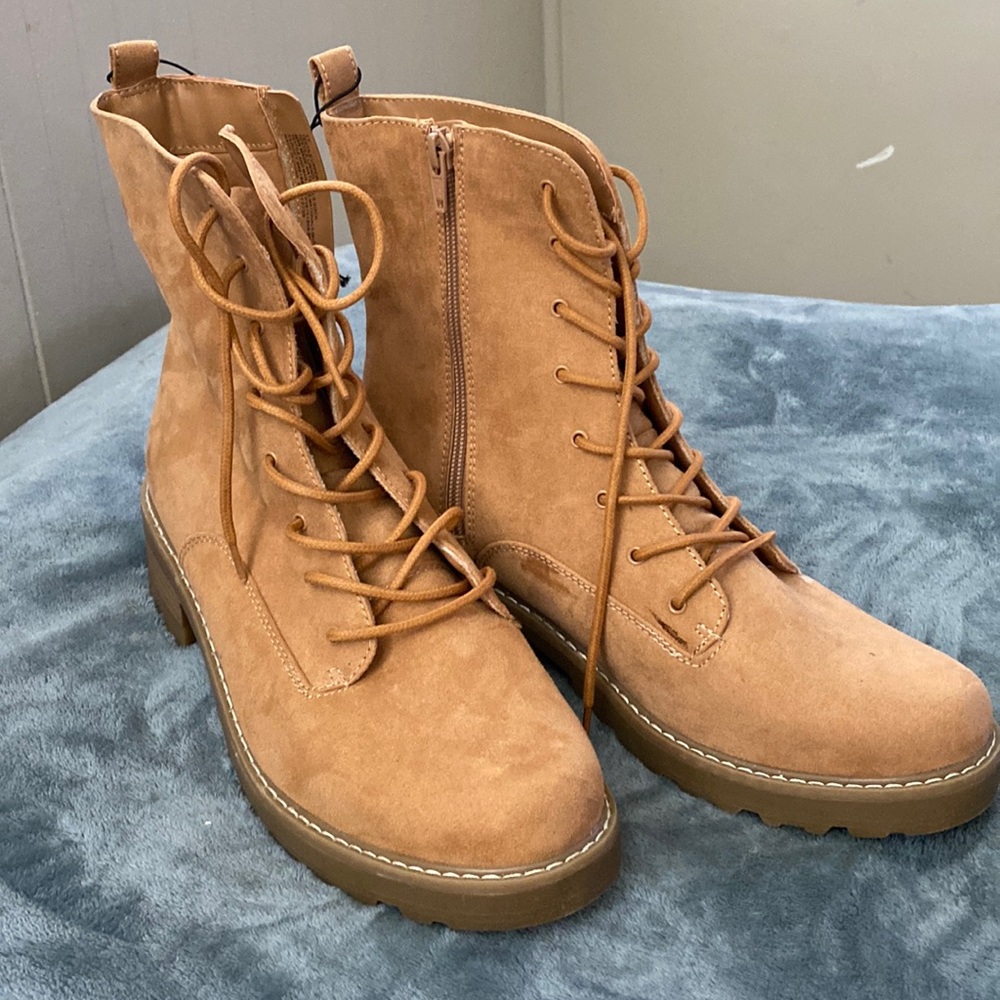 Universal thread boots Size 11. Never worn.